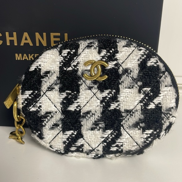 Chanel Makeup Tweed Coin Pouch Box & Ribbon - Picture 2 of 7